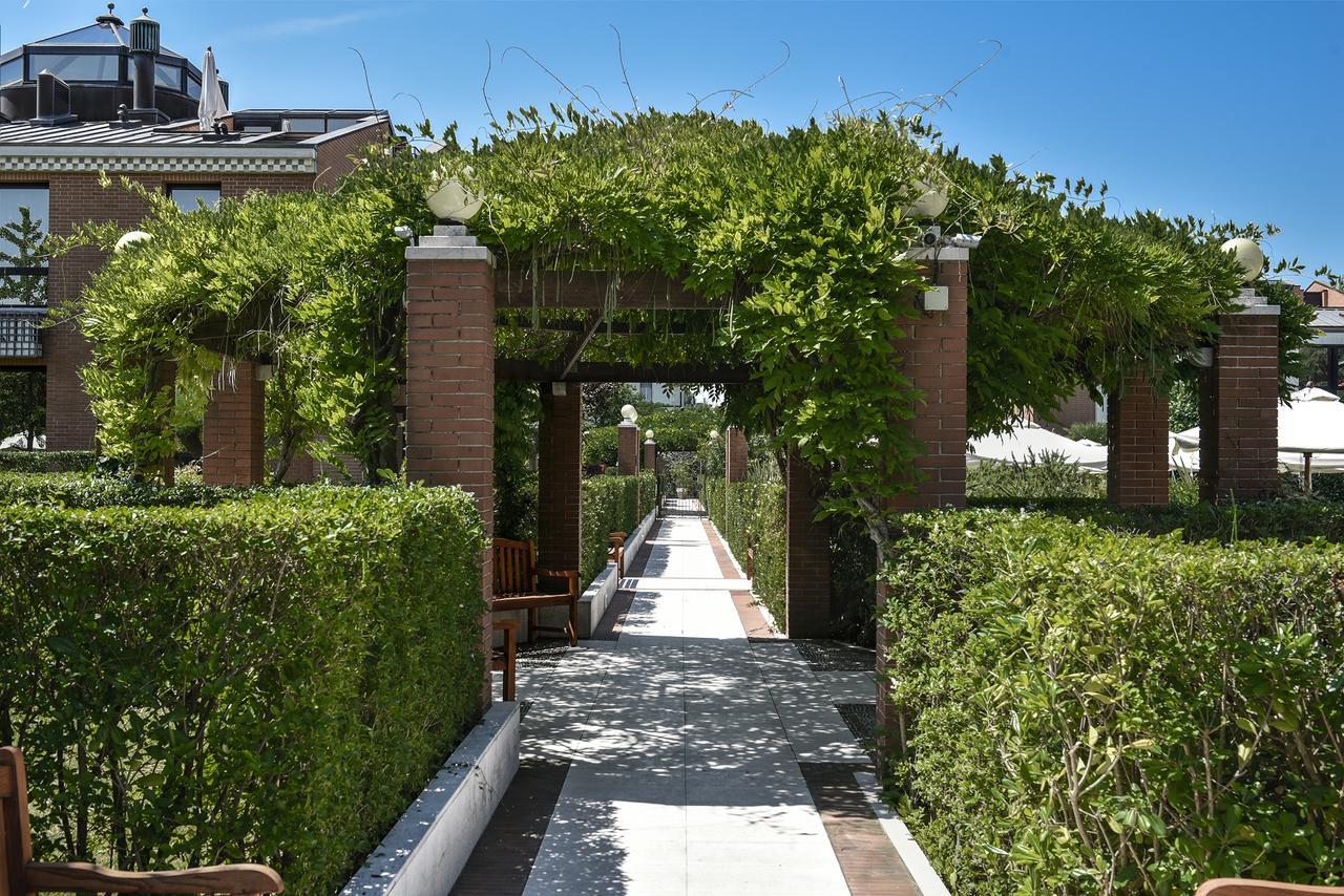 Db Villas Le Ville Del Lido Resort Lido di Venezia Exterior photo